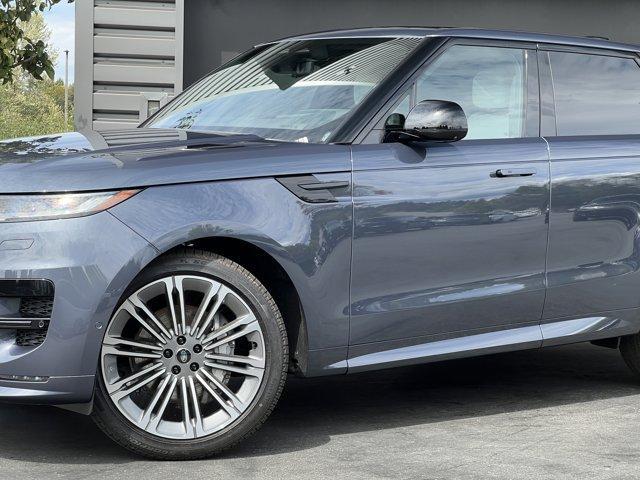 new 2025 Land Rover Range Rover Sport car