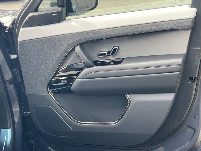 new 2025 Land Rover Range Rover Sport car