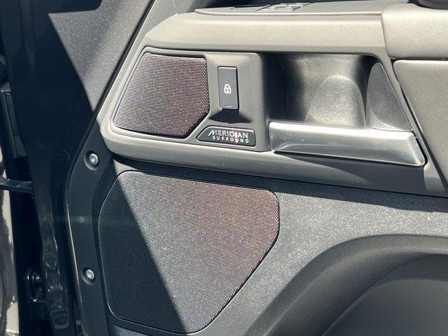new 2025 Land Rover Defender car