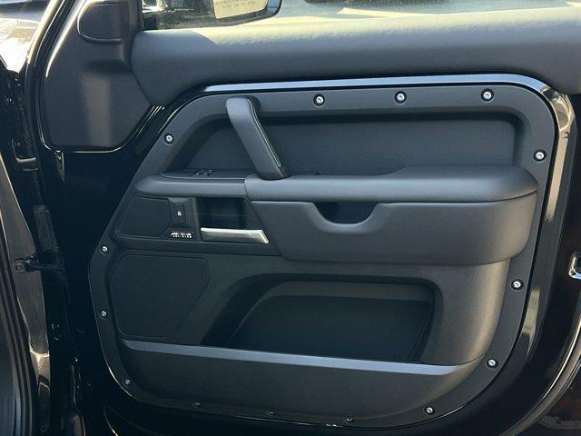 new 2025 Land Rover Defender car