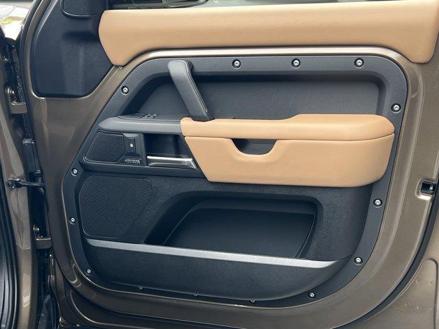 new 2025 Land Rover Defender car