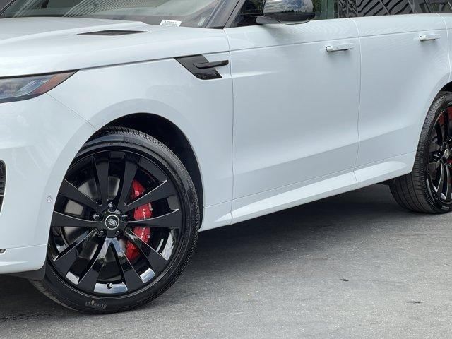 new 2025 Land Rover Range Rover Sport car