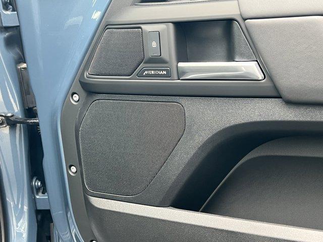 new 2025 Land Rover Defender car