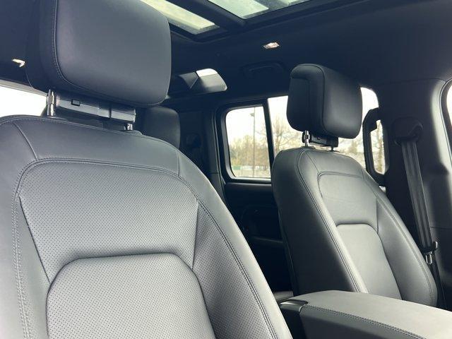 new 2025 Land Rover Defender car