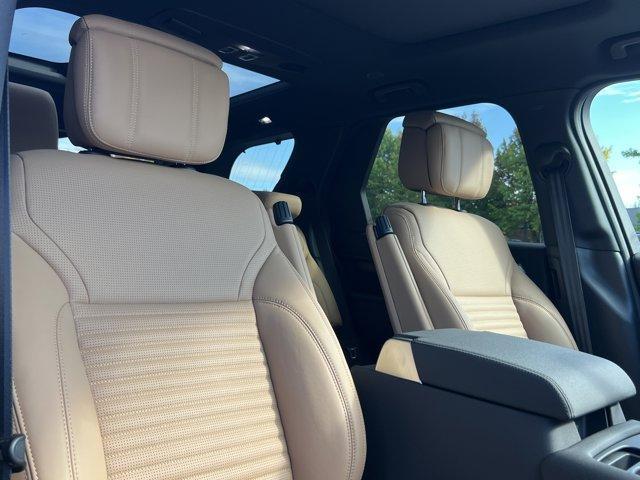 new 2025 Land Rover Discovery car