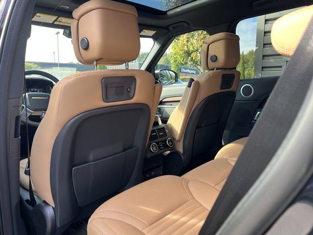 new 2025 Land Rover Discovery car