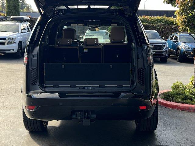 new 2025 Land Rover Discovery car