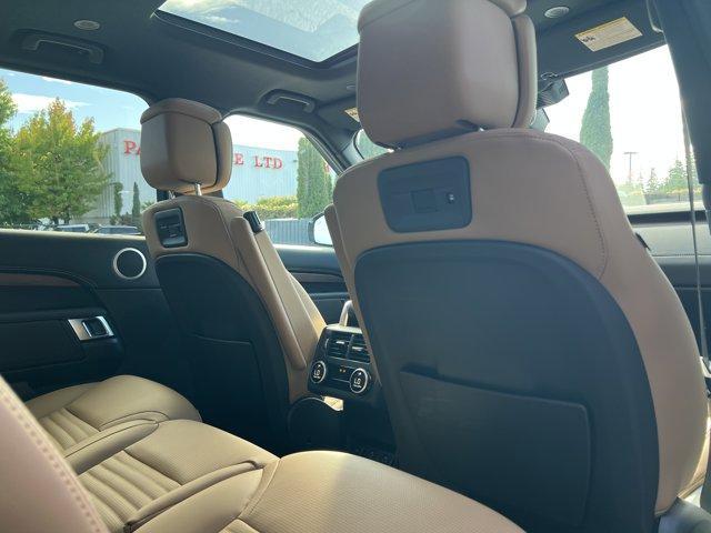 new 2025 Land Rover Discovery car
