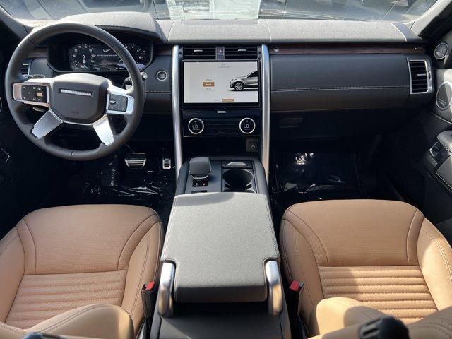 new 2025 Land Rover Discovery car