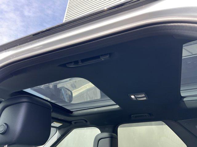 new 2024 Land Rover Discovery car, priced at $66,812