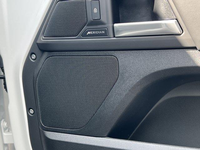 new 2025 Land Rover Defender car
