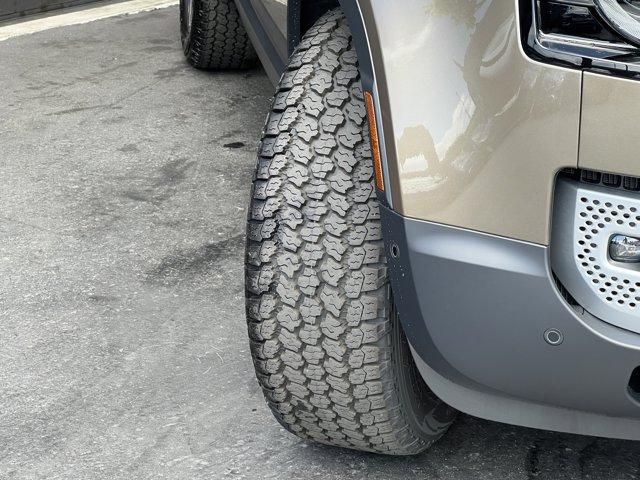 new 2025 Land Rover Defender car