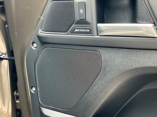 new 2025 Land Rover Defender car