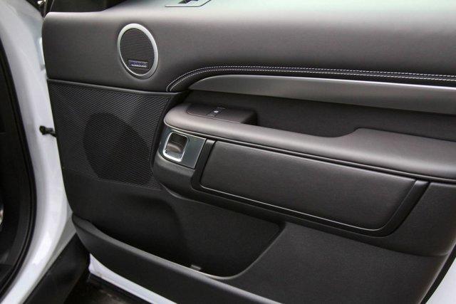 new 2024 Land Rover Discovery car, priced at $81,790