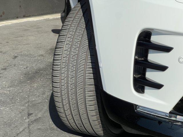 new 2024 Land Rover Discovery car, priced at $75,738