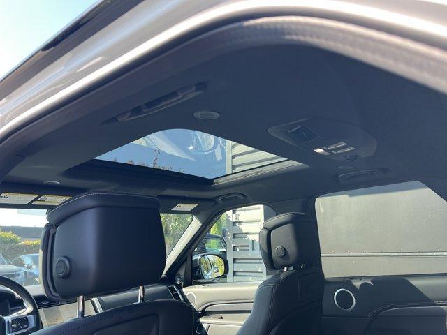 new 2024 Land Rover Discovery car, priced at $75,738