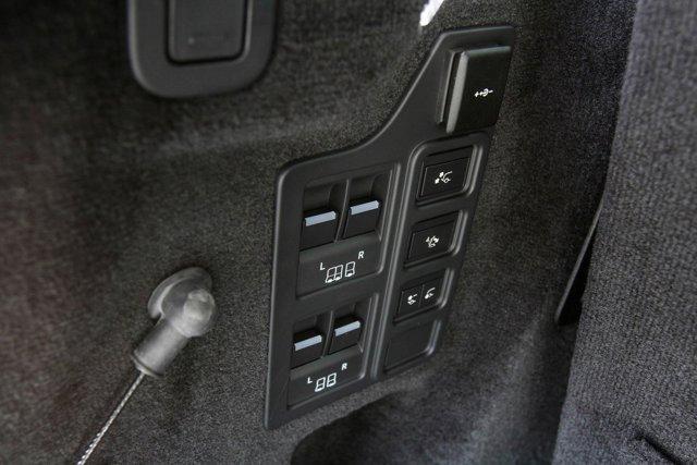 new 2024 Land Rover Discovery car, priced at $81,790