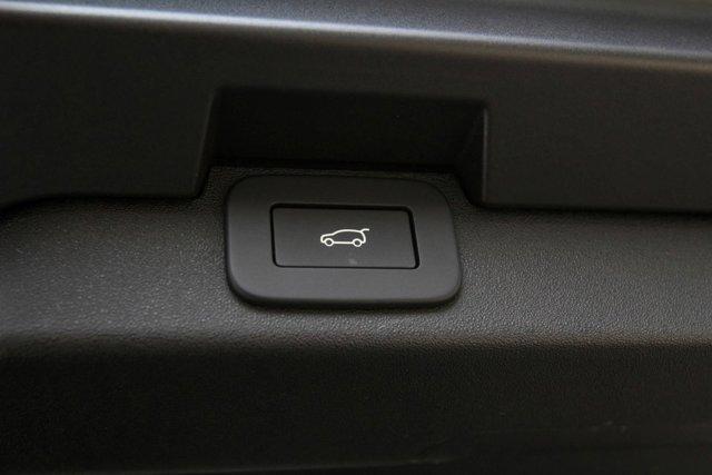 new 2024 Land Rover Discovery car, priced at $81,790