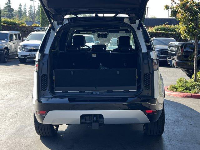 new 2024 Land Rover Discovery car, priced at $75,738