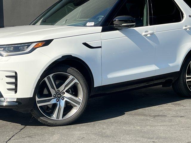 new 2024 Land Rover Discovery car, priced at $75,738