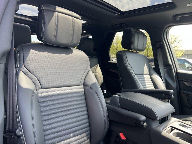 new 2025 Land Rover Discovery car, priced at $86,668