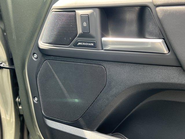 new 2025 Land Rover Defender car