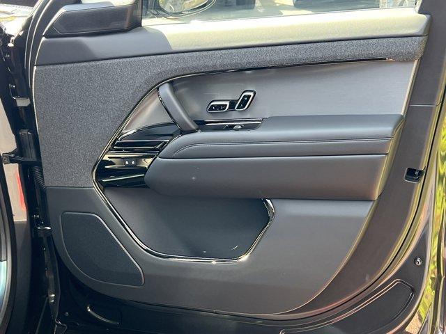 new 2025 Land Rover Range Rover Sport car