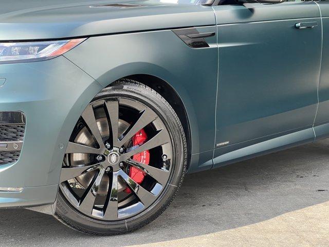 new 2025 Land Rover Range Rover Sport car