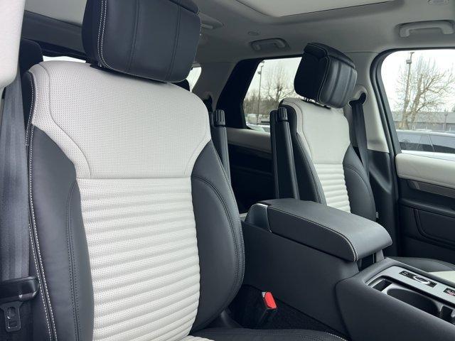 new 2025 Land Rover Discovery car