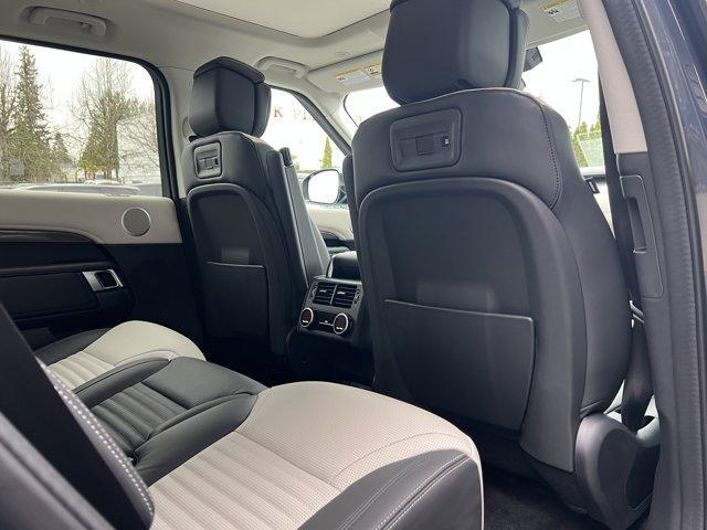 new 2025 Land Rover Discovery car