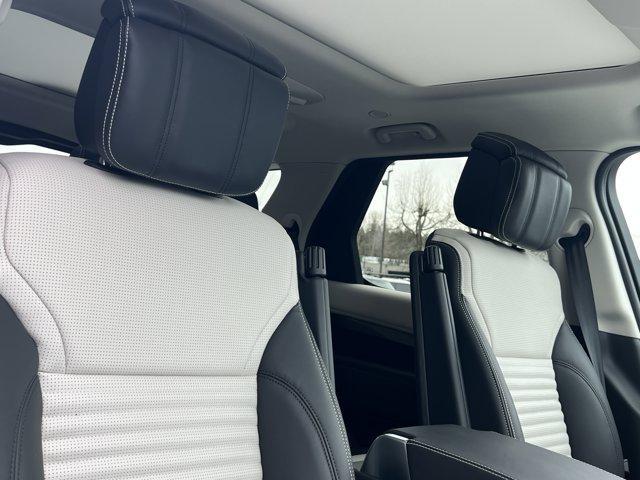 new 2025 Land Rover Discovery car
