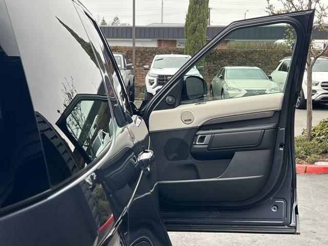 new 2025 Land Rover Discovery car