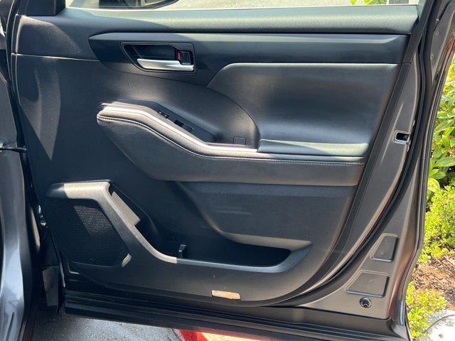 used 2023 Toyota Highlander Hybrid car, priced at $49,497
