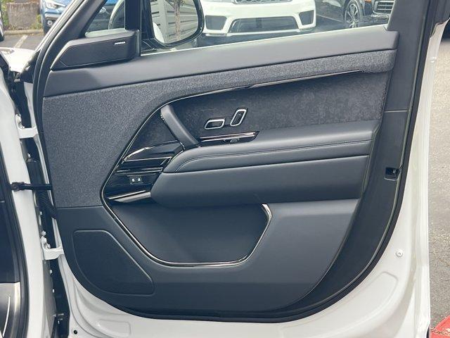 new 2025 Land Rover Range Rover Sport car