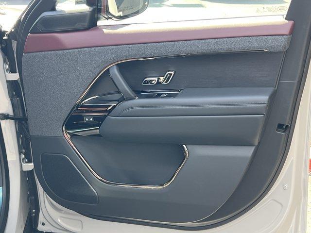 new 2025 Land Rover Range Rover Sport car
