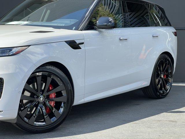 new 2025 Land Rover Range Rover Sport car