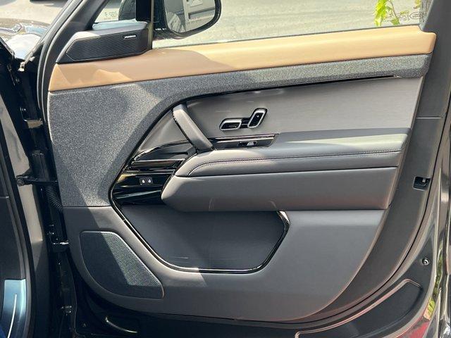 new 2025 Land Rover Range Rover Sport car