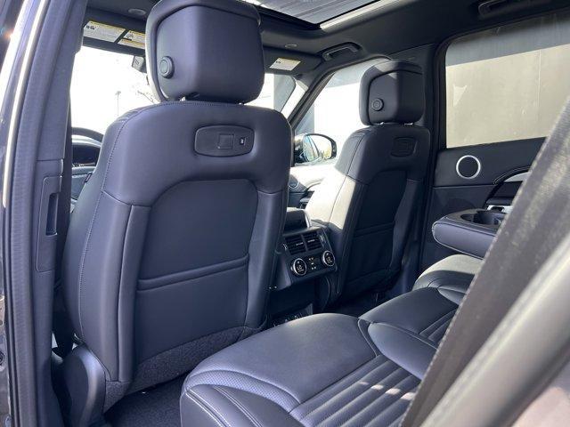 new 2025 Land Rover Discovery car