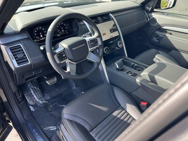 new 2025 Land Rover Discovery car