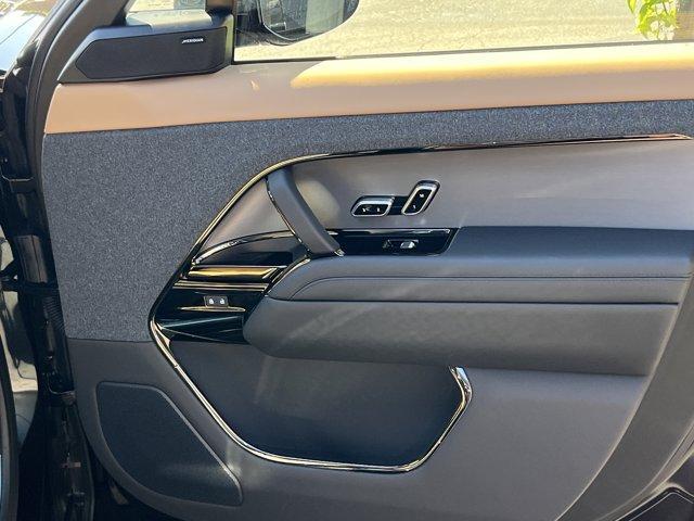 new 2025 Land Rover Range Rover Sport car