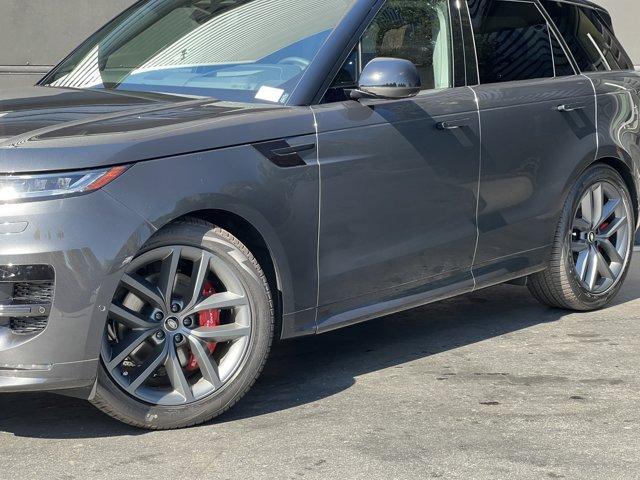 new 2025 Land Rover Range Rover Sport car
