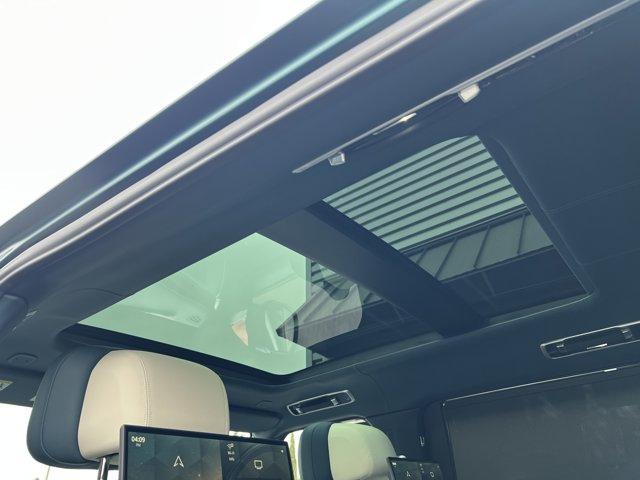 new 2025 Land Rover Range Rover car