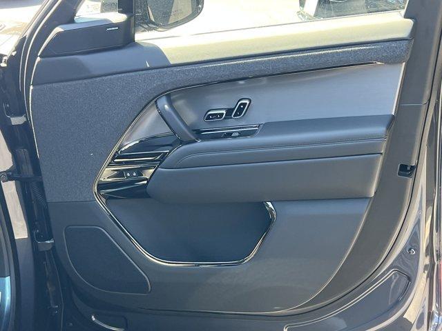 new 2025 Land Rover Range Rover Sport car