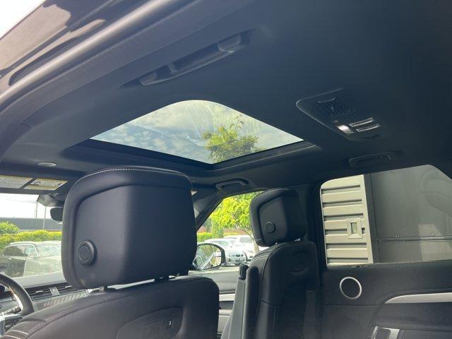 new 2025 Land Rover Discovery car
