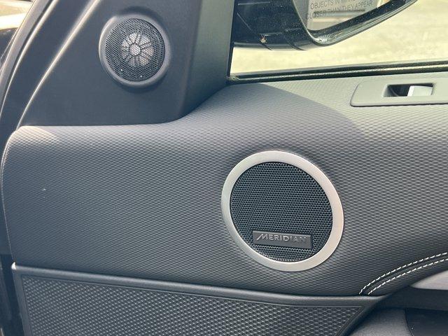 new 2025 Land Rover Discovery car