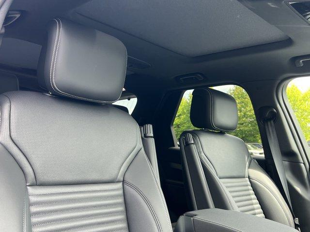 new 2025 Land Rover Discovery car