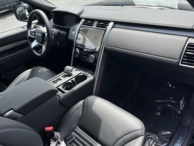 new 2025 Land Rover Discovery car