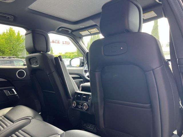 new 2025 Land Rover Discovery car