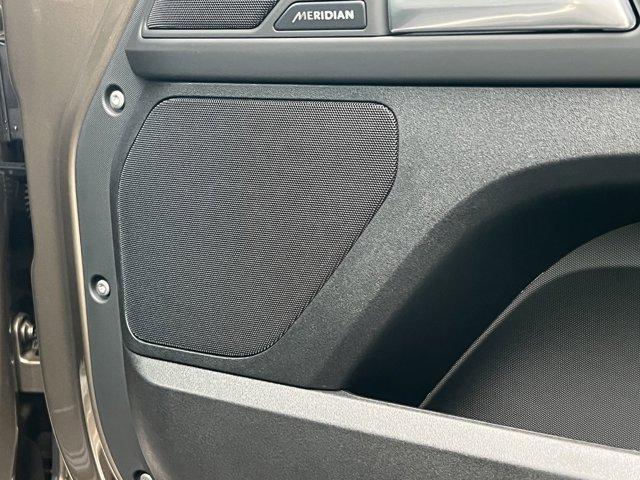 new 2025 Land Rover Defender car