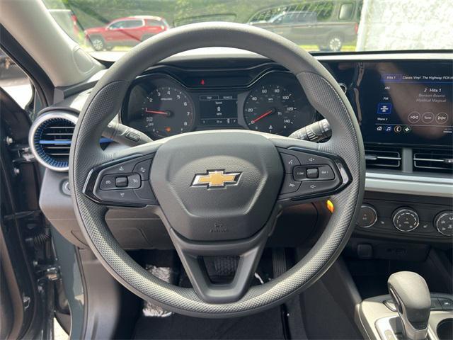 new 2025 Chevrolet Trax car, priced at $22,787